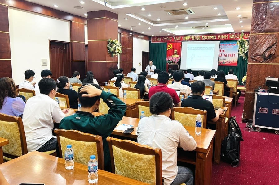 Viện Nghiên cứu Quản lý Giáo dục và Pháp luật tập huấn kỹ năng nhận biết hồ sơ, giấy tờ thật – giả