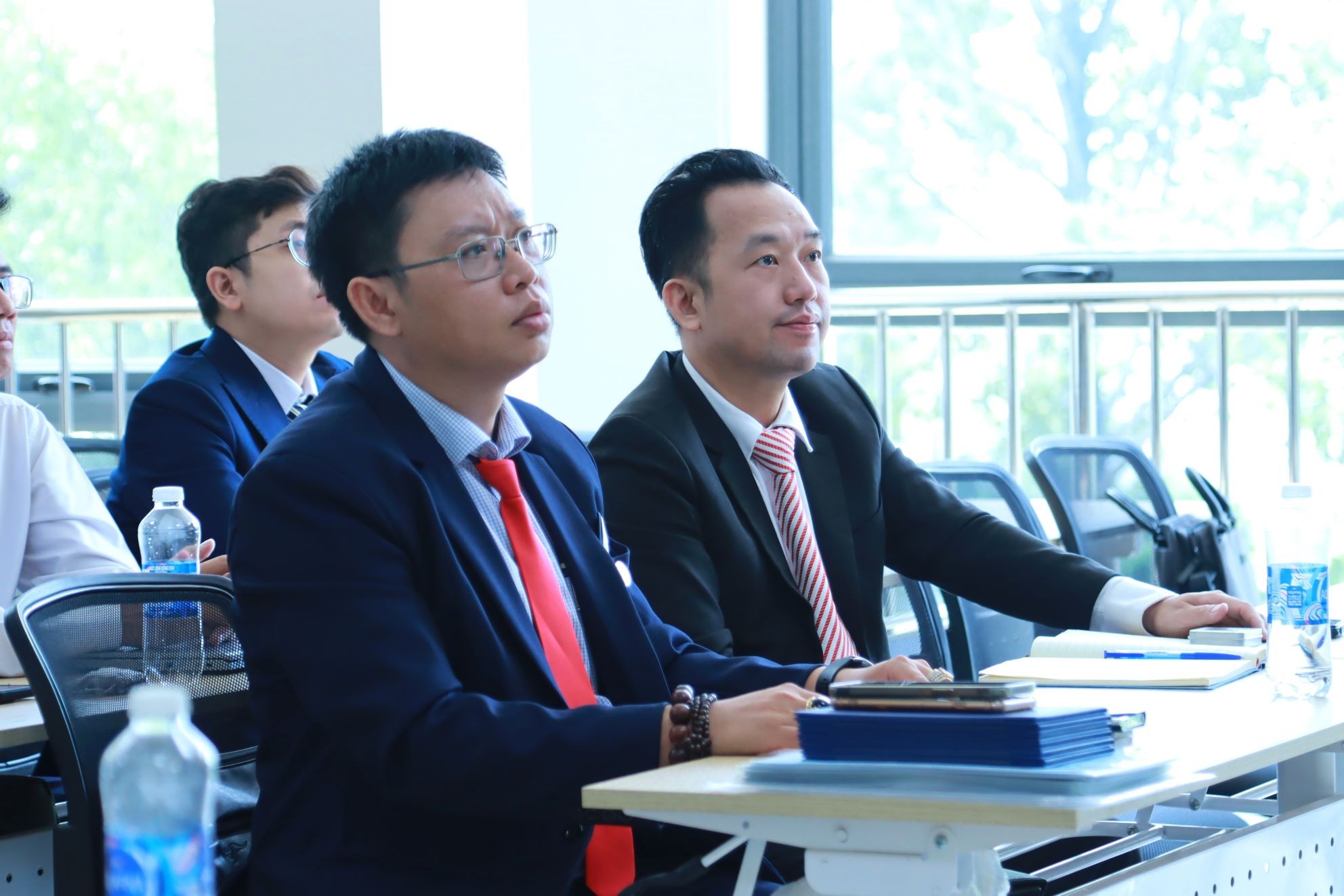 Viện Quản lý Giáo dục và Pháp luật tập huấn kỹ năng nhận biết giấy tờ giả